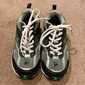 New, without tags, Fila Boys shoe 3.5 youth